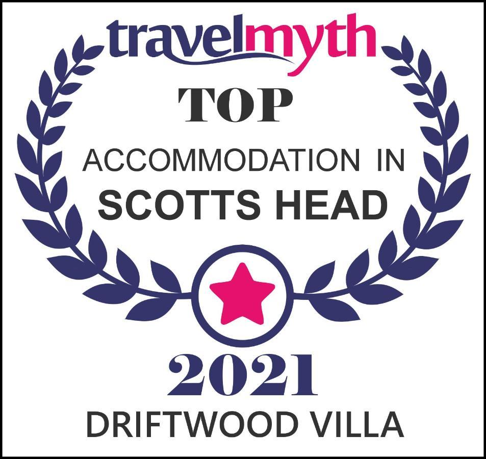 Driftwood Villa's - *